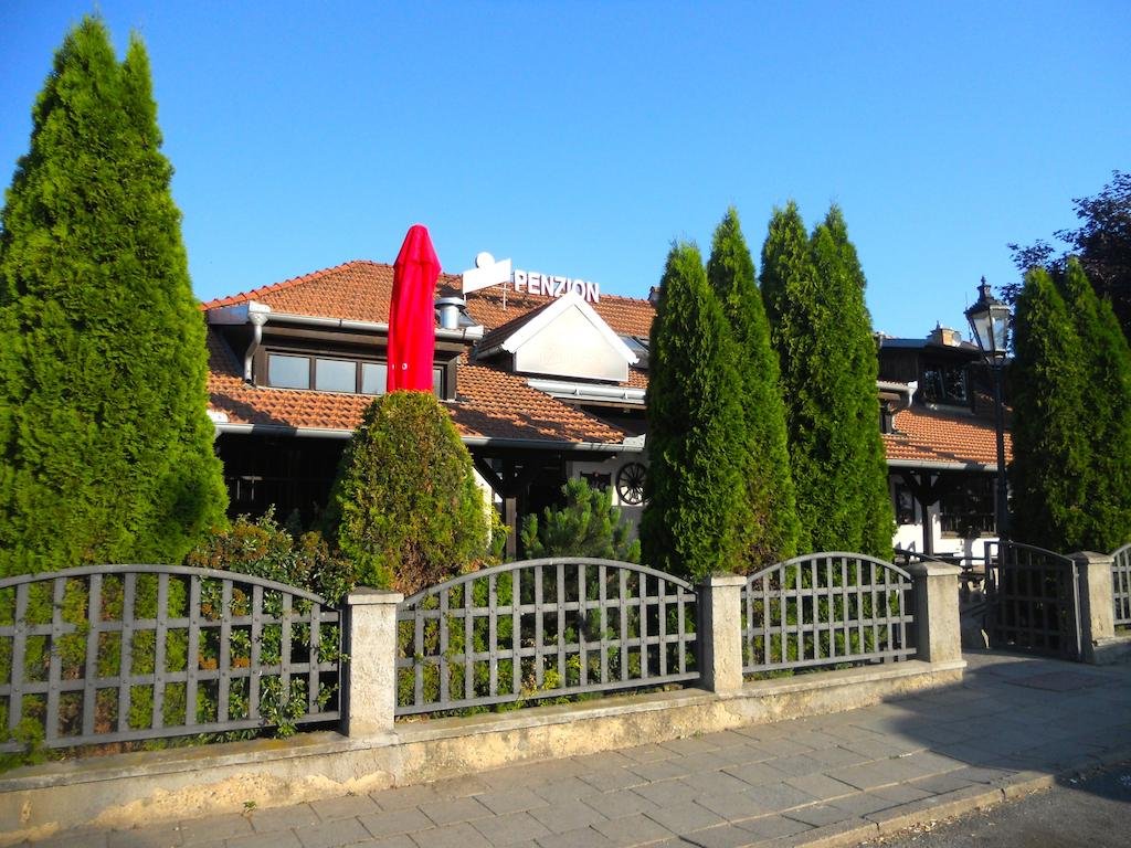Penzion u Trávníčka — hotel in Modrice