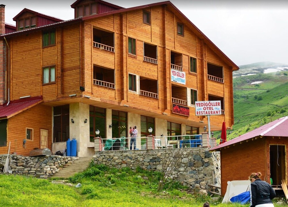 Yedigoller Hotel & Restaurant in Caykara, Turkey