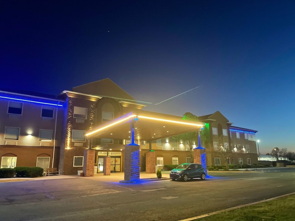 Holiday Inn Express And Suites Miami - featured photo