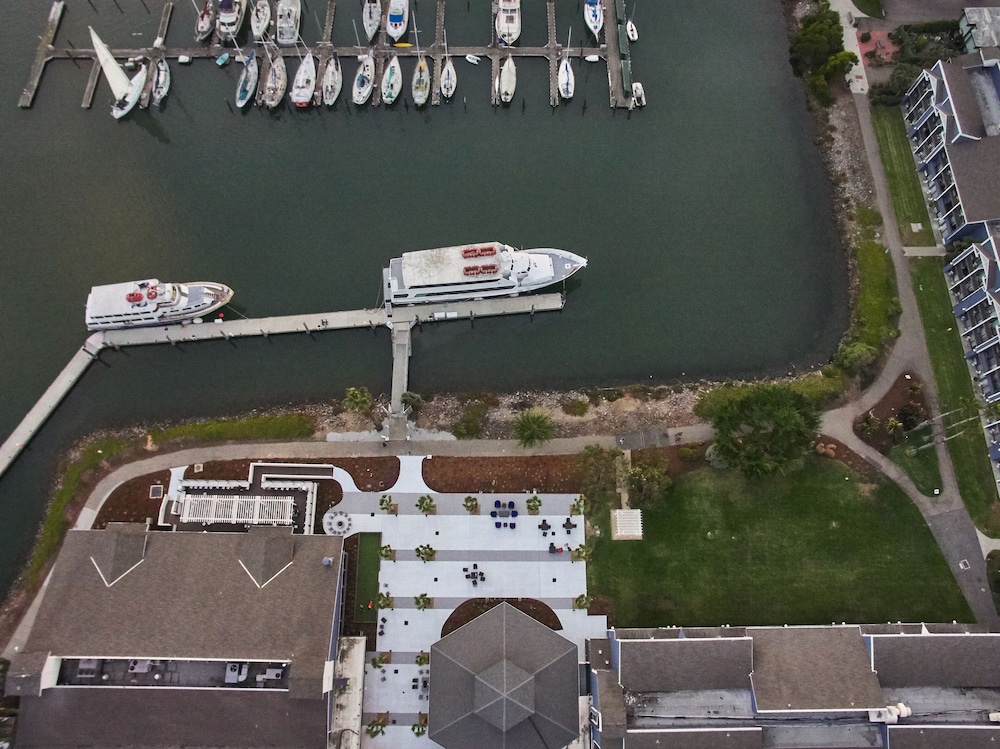 DoubleTree by Hilton Hotel Berkeley Marina - photo 109