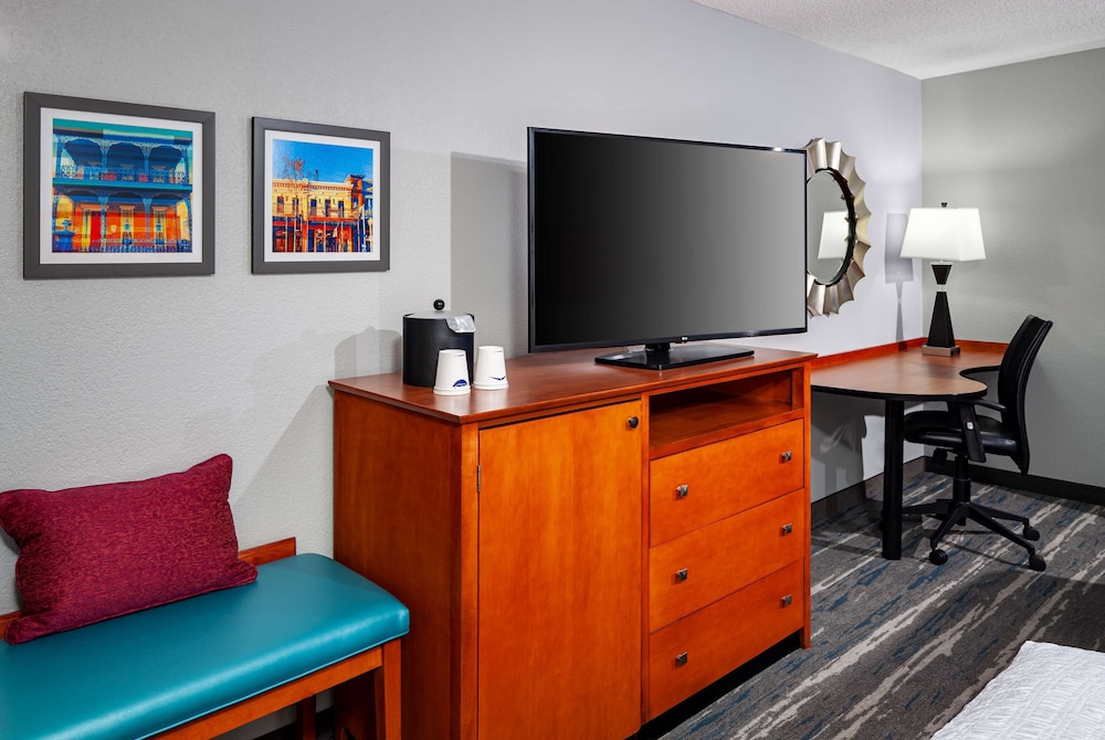Hampton Inn & Suites Mobile I 65@ Airport Blvd - photo 13