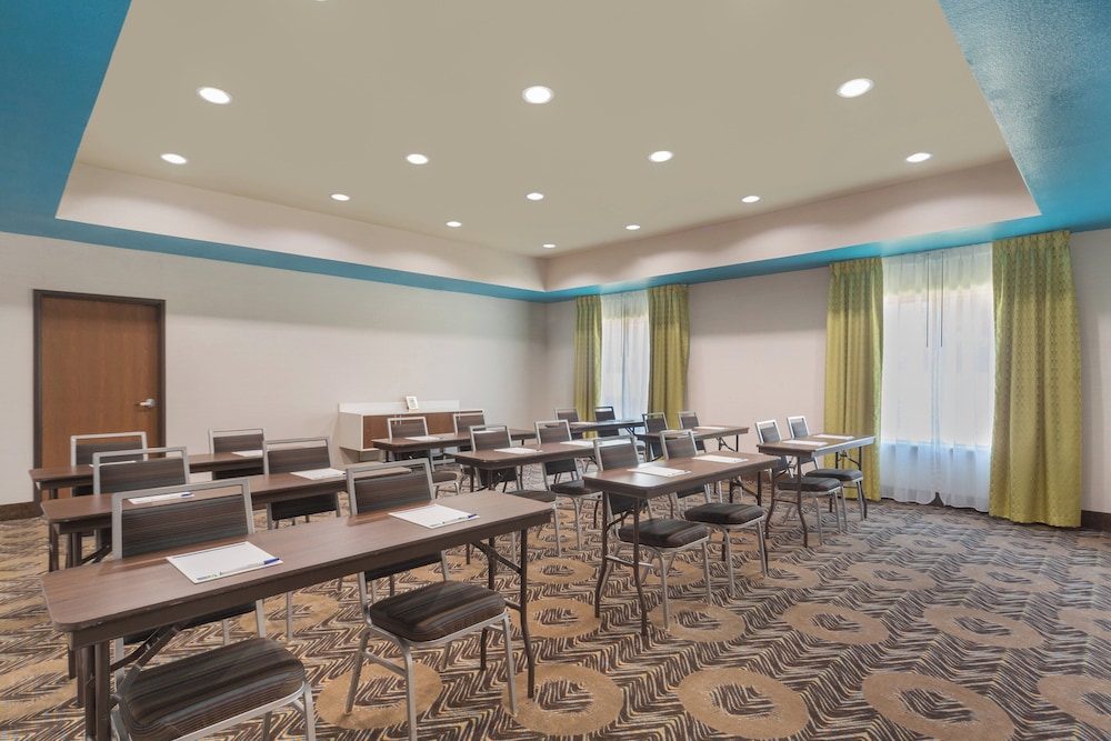 Holiday Inn Express & Suites Houston NW Tomball Area by IHG - photo 66