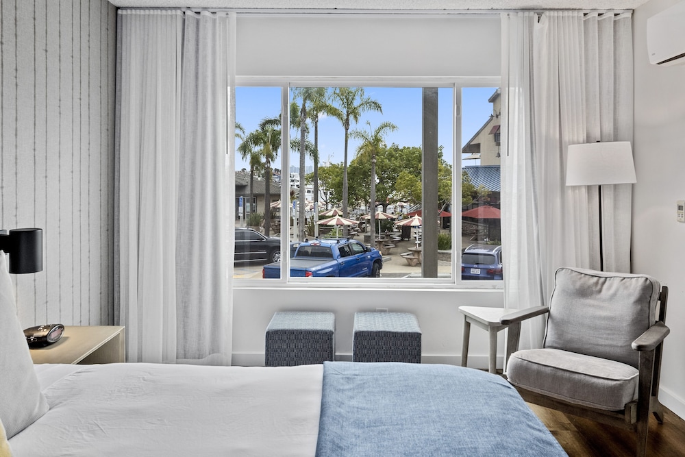 Sea Harbor Hotel - photo 8