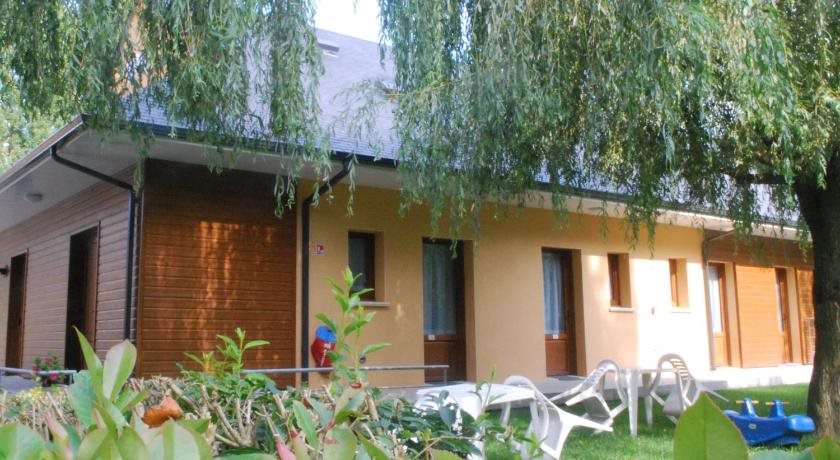Logis Auberge Le Petit Pont — Tennie