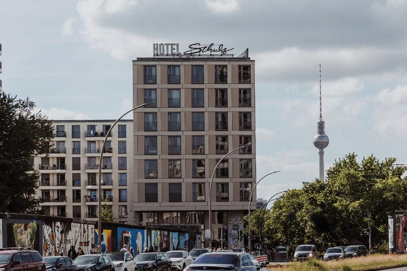 Schulz Hotel Berlin Wall at the East Side Gallery — hotel in Berlin