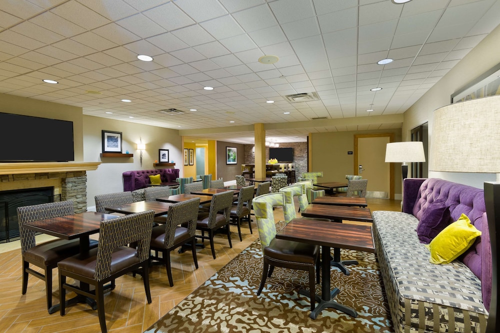 Hampton Inn Danbury - photo 24