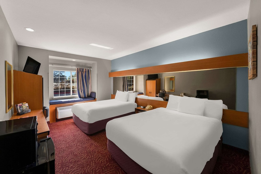 Econo Lodge Inn & Suites Mesquite Dallas East - photo 13