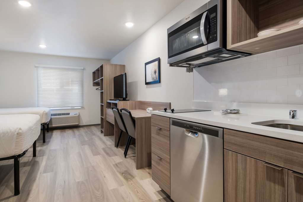 WoodSpring Suites Portland Vancouver - photo 16