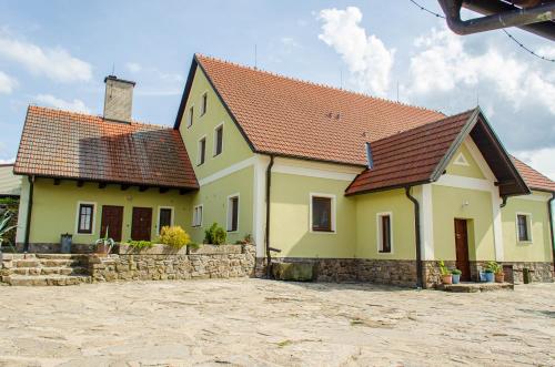 Ubytování na Hájence — hotel in Bystrice Nad Pernstejnem