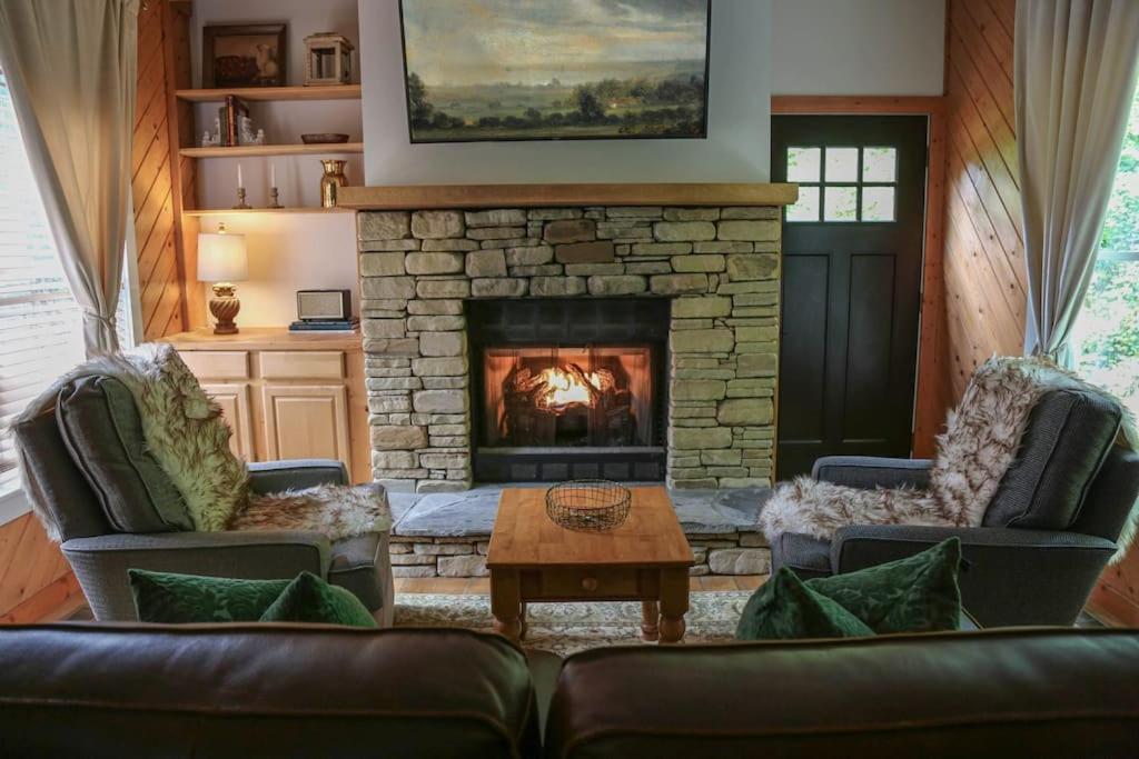 3 minutes to posh Downtown or majestic Dry Falls in Highlands, United States