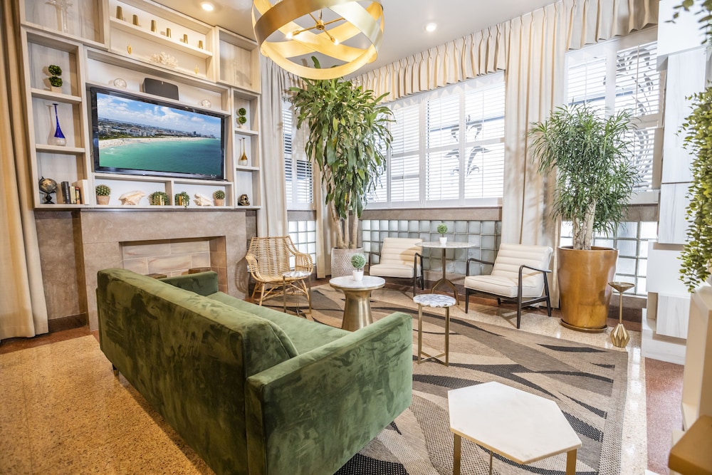Chesterfield Hotel & Suites - photo 5