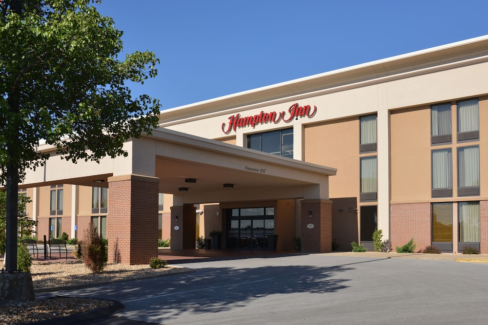 Hampton Inn Springfield South - photo 2