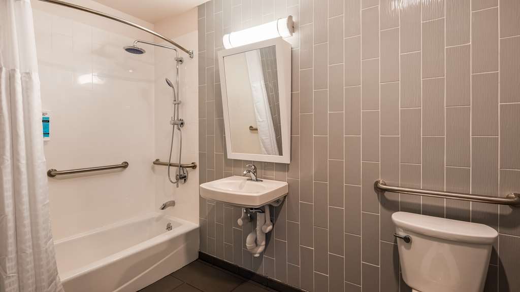 GLō Best Western Brooklyn NYC - photo 20