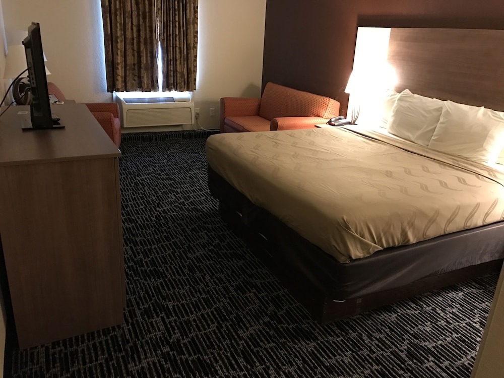 Quality Inn Near Pimlico Racetrack - photo 7