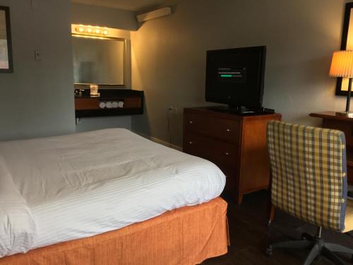 Extenda Suites Mobile North - photo 9
