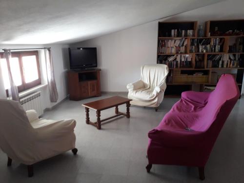 Spacious attic apartment — Olmedo — photo 3