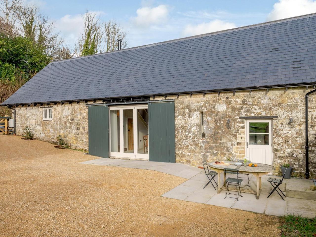 2 Bed in Salisbury oc 78165 pet-friendly hotel Tisbury
