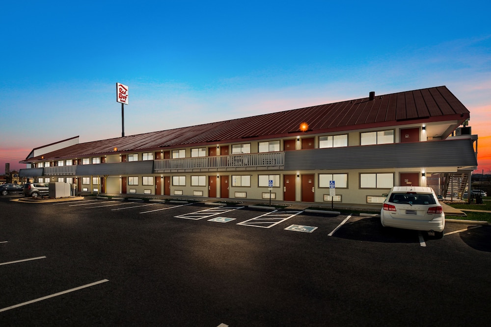 Red Roof Inn Chattanooga Hamilton Place - photo 28