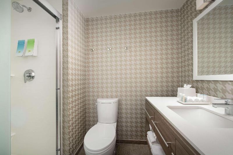 Home2 Suites by Hilton Edison - photo 45