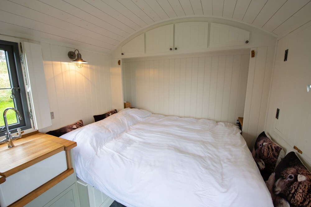 Shepherds Hut — Inverness — photo 4