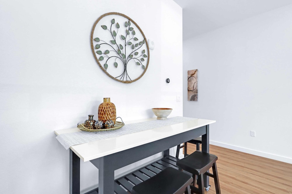 Relax in a Luxe Resort style Condo - photo 19