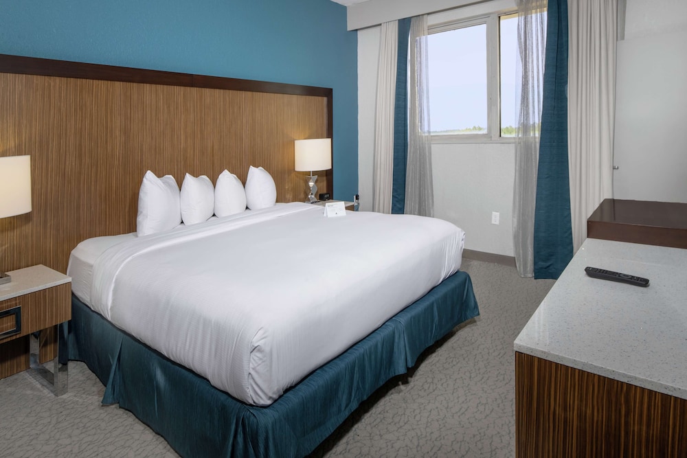 DoubleTree by Hilton Hotel Jacksonville Airport - photo 9