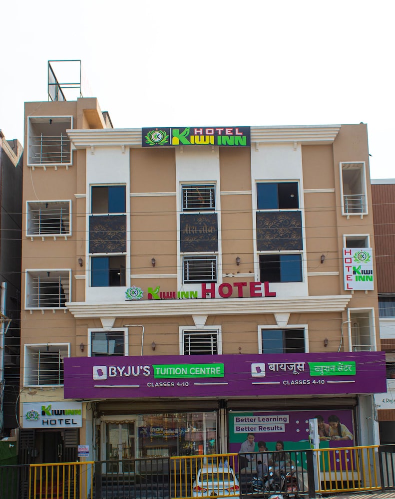 Hotel Kiwi Inn — hotel in Indore