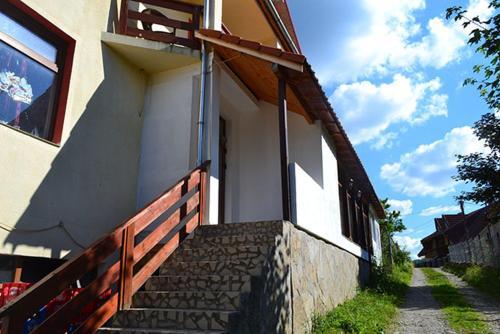 Pensiunea Danieli — 5-Star Luxury Hotel in Eftimie Murgu, Romania