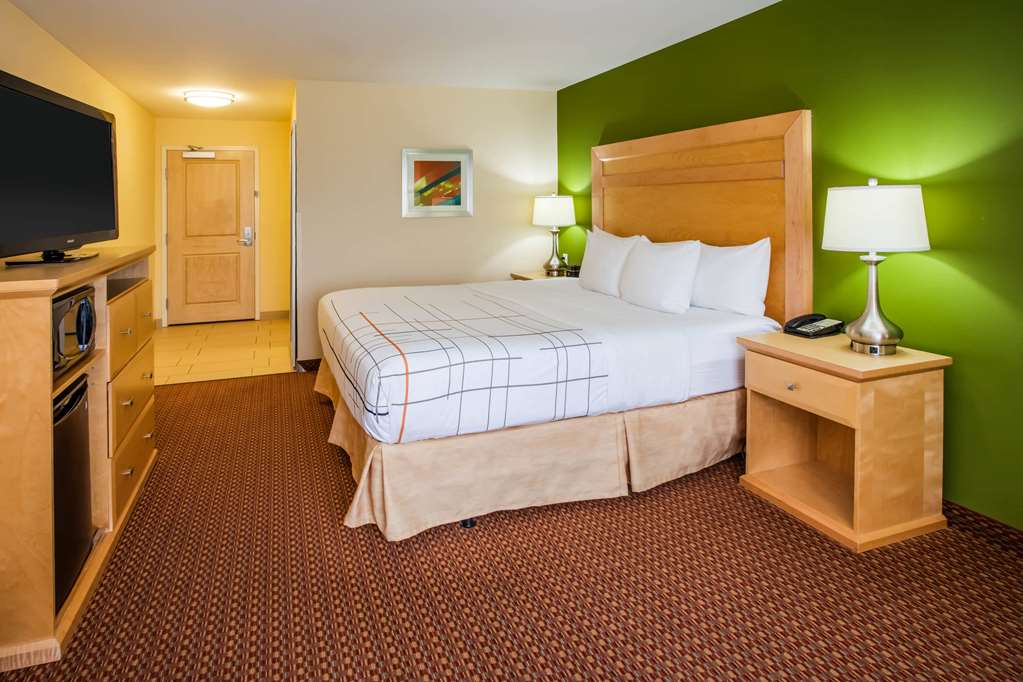 La Quinta Inn & Suites by Wyndham Rochester Mayo Clinic S - photo 13