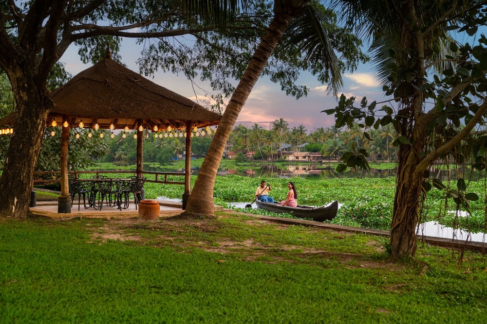 Baymaas LakeHouse — 5-Star Luxury Hotel in Cochin, India