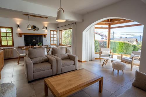 Cozy House Lake and Mountain View — 4-Star Luxury Hotel in San Carlos De Bariloche, Argentina