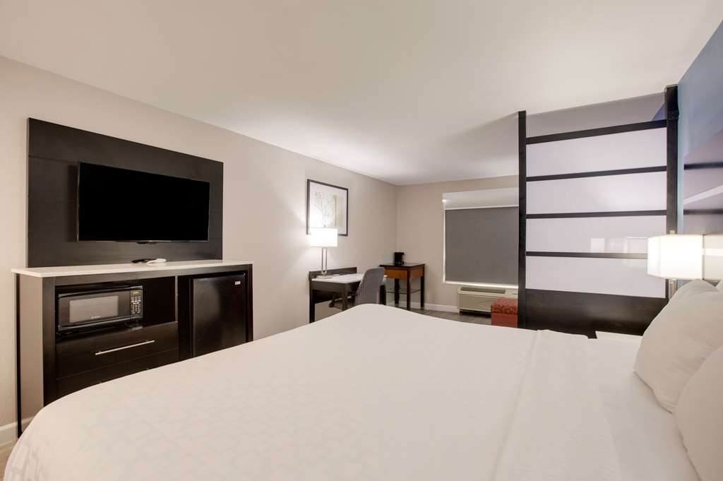 Clarion Pointe Atlanta Airport College Park - photo 19