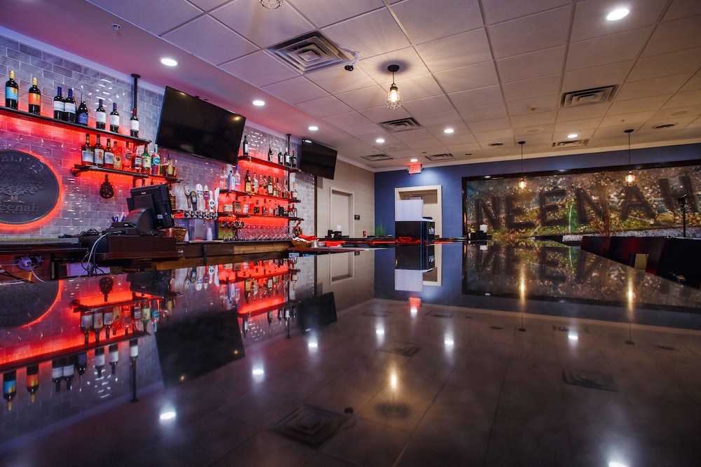 DoubleTree by Hilton Neenah - photo 51