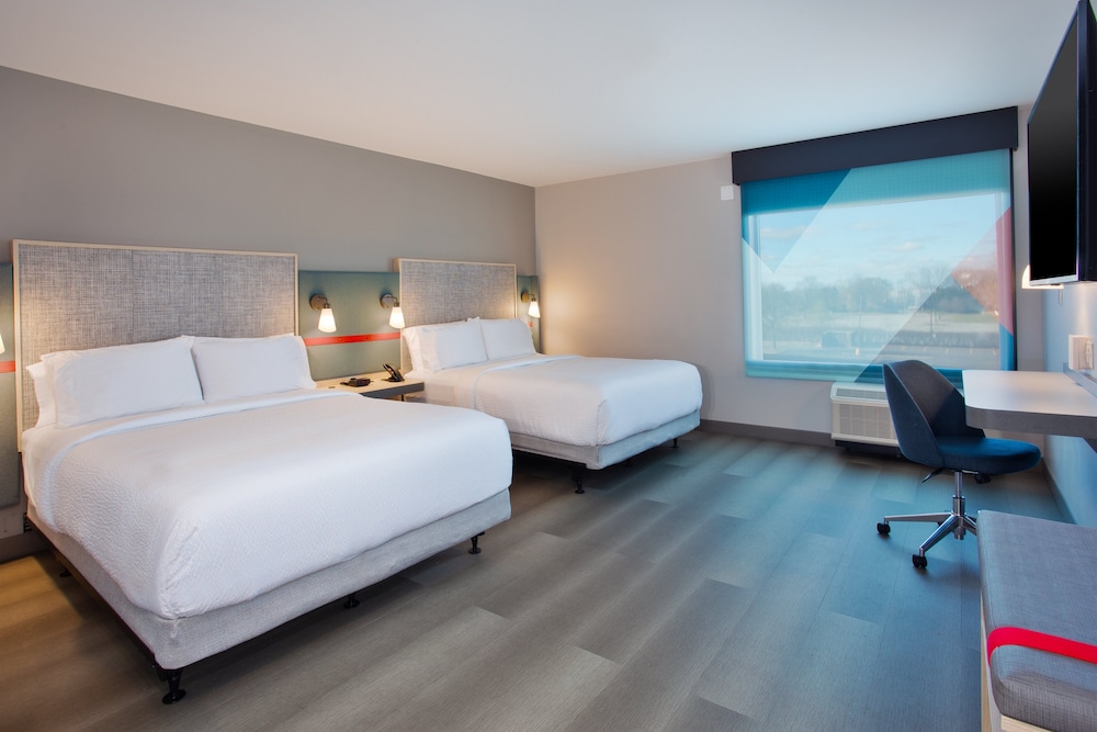 avid hotel Detroit Warren by IHG - photo 7