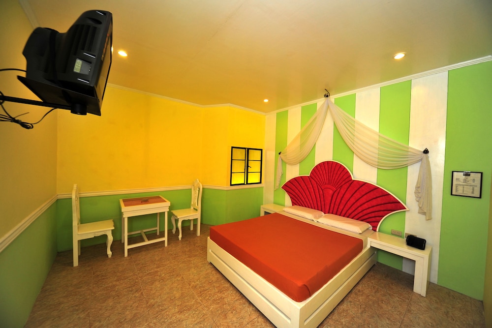 Hollywood Drive In Hotel — Baguio — photo 3