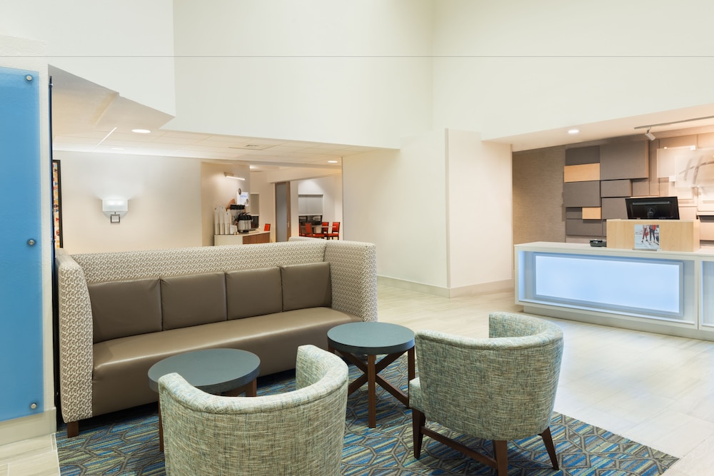 Holiday Inn Express & Suites Nearest Universal Orlando by IHG - photo 43