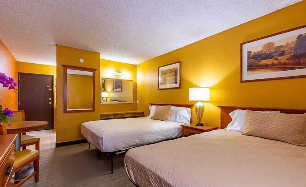 Sun Valley Suites - photo 8