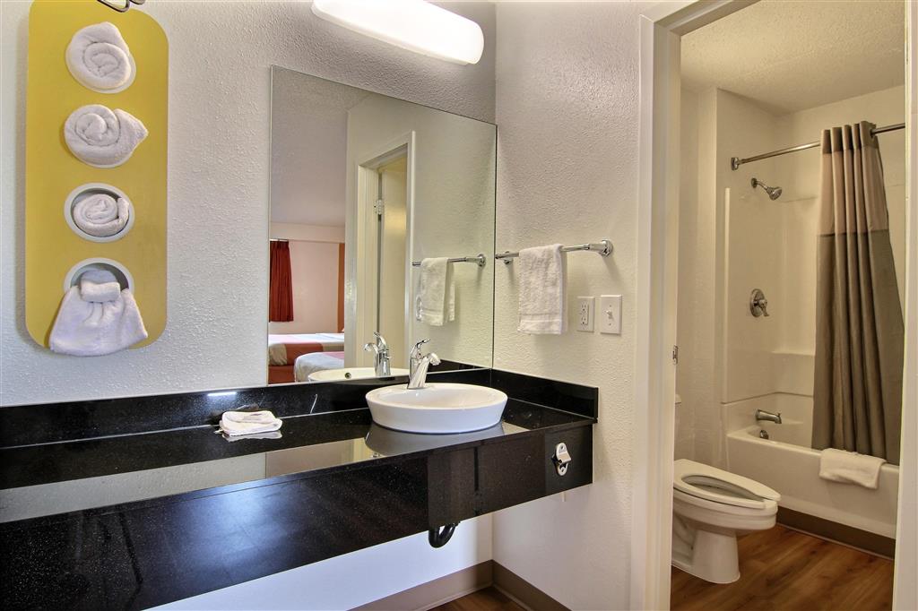 Motel 6 Middleburg Heights OH Cleveland - photo 17