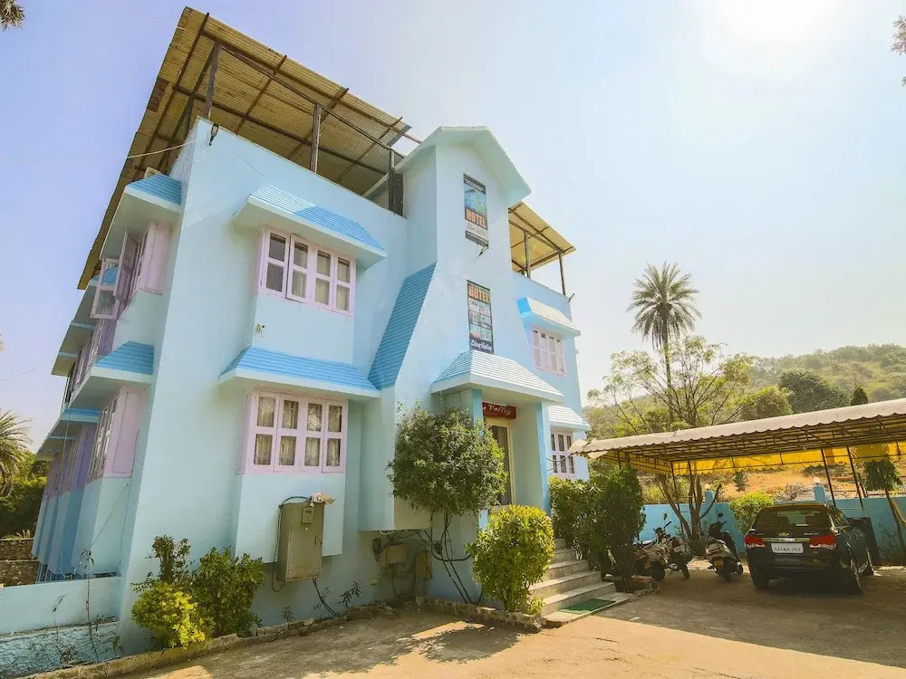 Hotel Blue Valley in Abu, India
