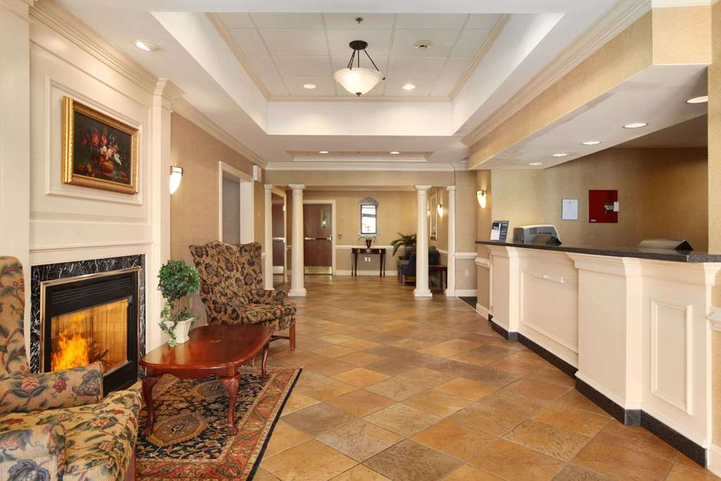 Days Inn by Wyndham Altavista - photo 6