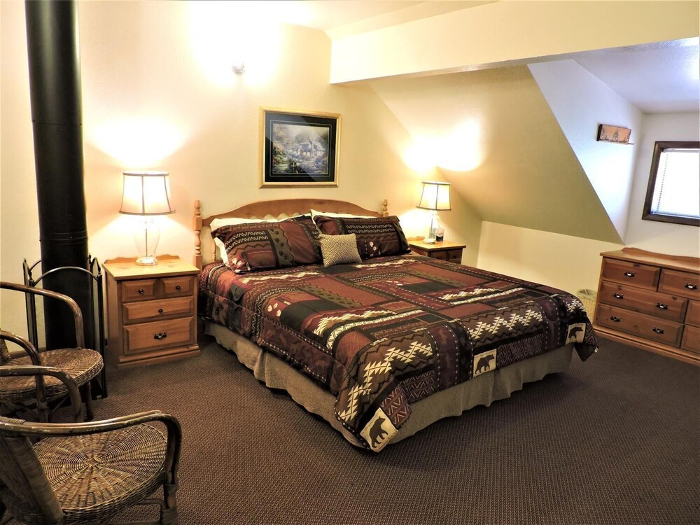 Pinewoods Resort - photo 3