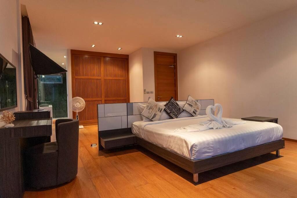 Do You Want Luxury Sea views With Beach Access V38 in Rawai, Thailand