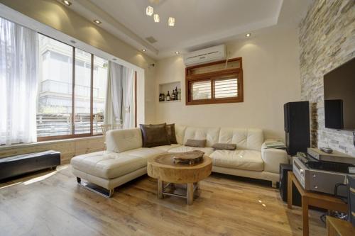 Sunset TLV Apartment Dizengoff 142 — 4-Star Luxury Hotel in Tel Aviv, Israel