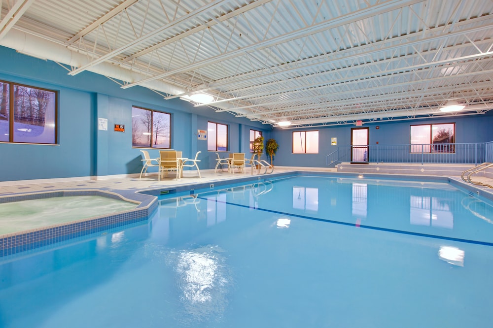 Holiday Inn Express Sault Ste. Marie by IHG - photo 29