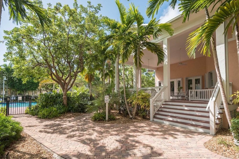 Coral Palm by Avantstay Key West Walkable Gated Community & Shared Pool - photo 39