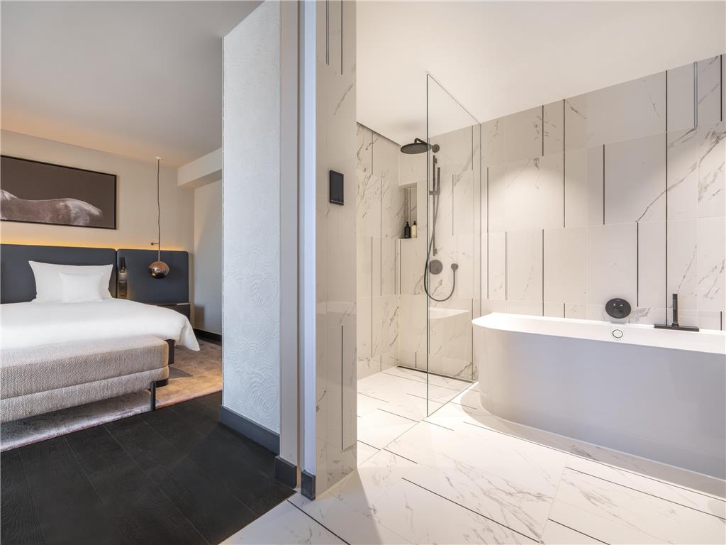 ICONS EHBB rooms Executive Corner Suite