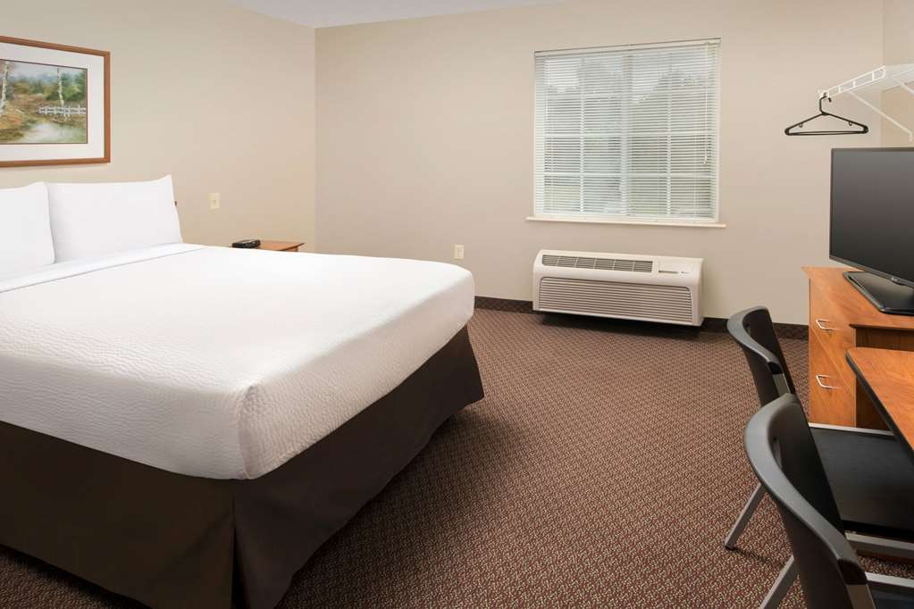 WoodSpring Suites Raleigh Apex - photo 8