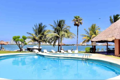 Lagoon Front House in Hotel Zone Central Location with Easy Access to Top Attractions in Cancun, Mexico