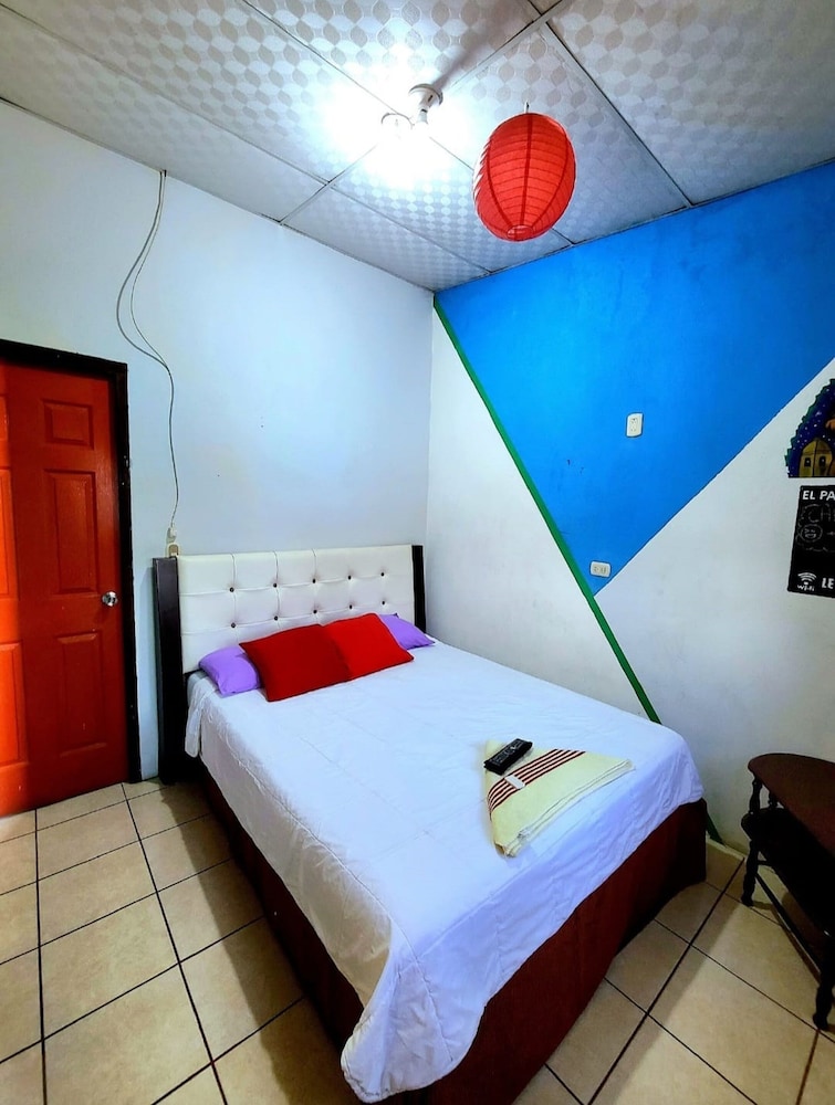 Hostal Leyendas — Leon — photo 3