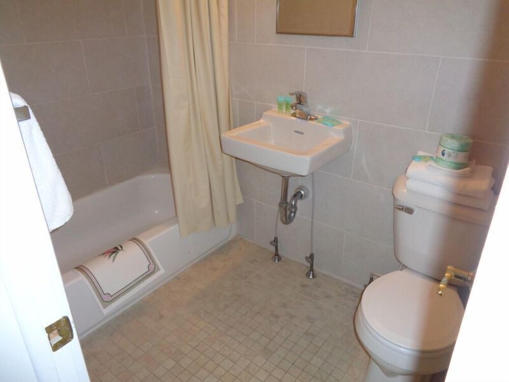 Diamond Crest Motel - photo 18